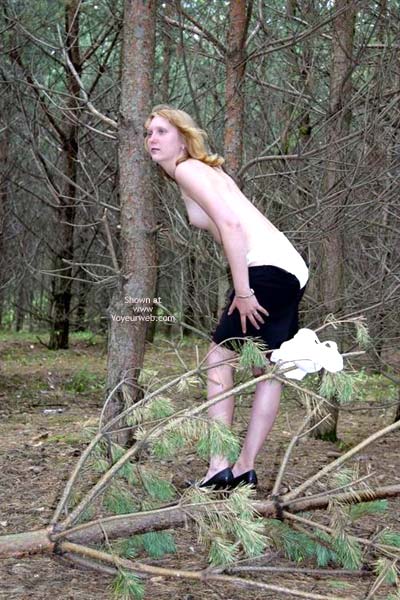 Pic #1Bella With The Shaved Pussy