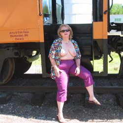 Pic #1 Wife flashing in publc