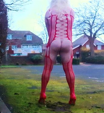 Pic #1Flashing in public