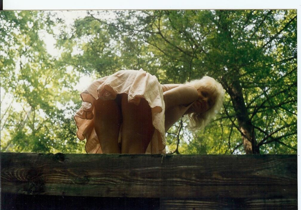 Pic #1 My wife's ass - debbie