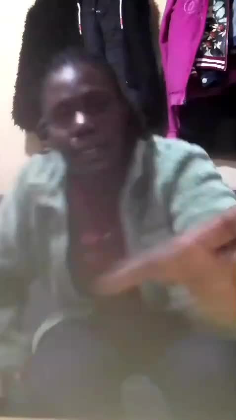 Pic #1Agnes loves to get naked