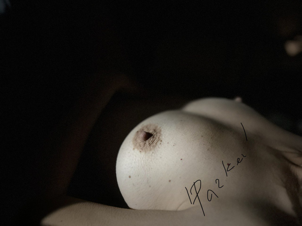 Pic #1 My medium tits - 'Parker!