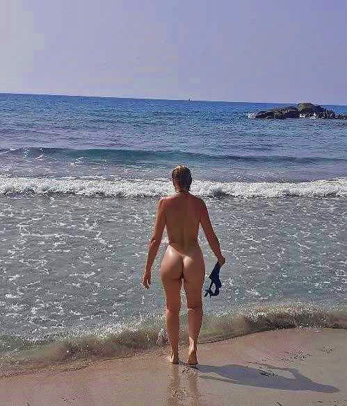 Pic #1 My wife's ass - bellafiga