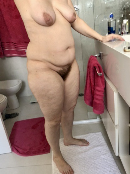 Pic #1 Medium tits of my wife - Claudia