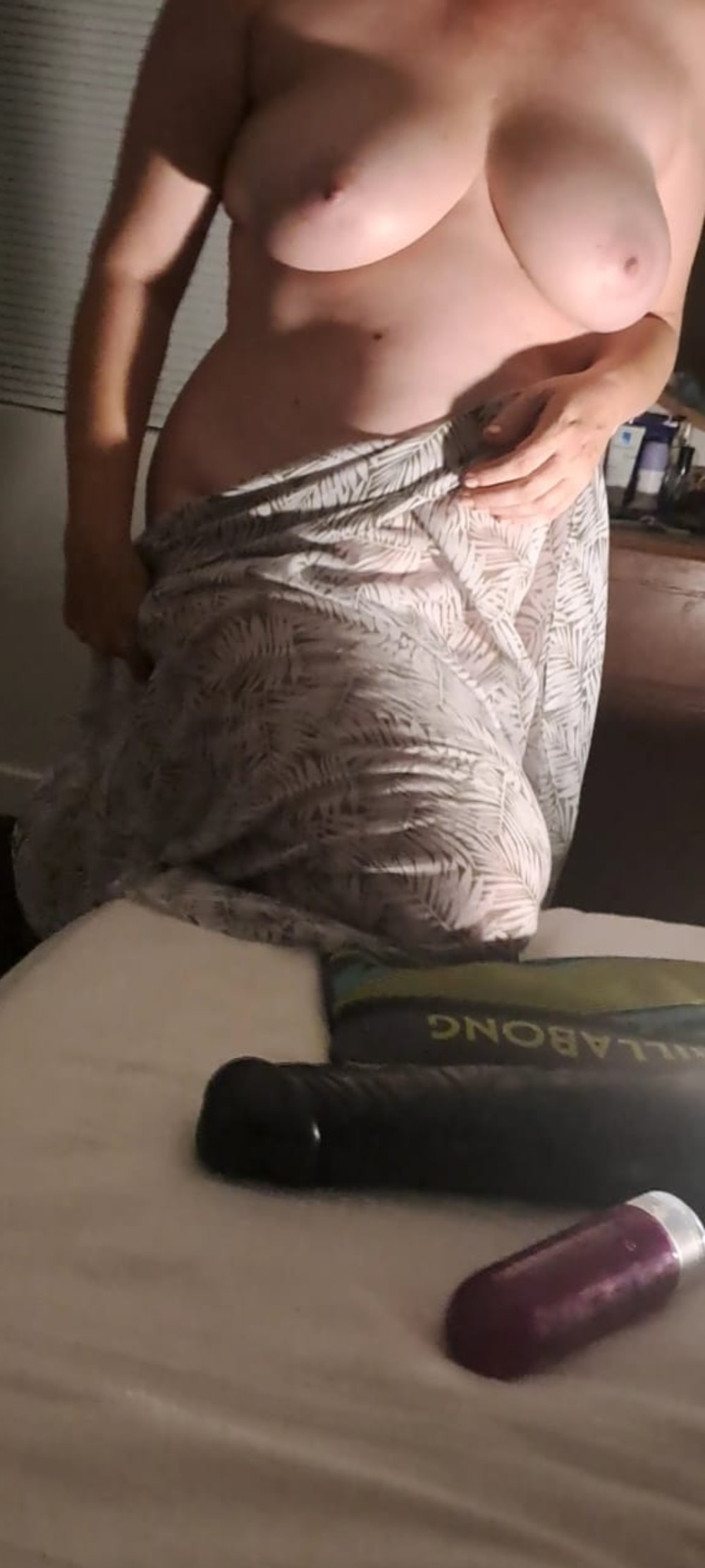 Pic #1 Large tits of my wife - Lisalove