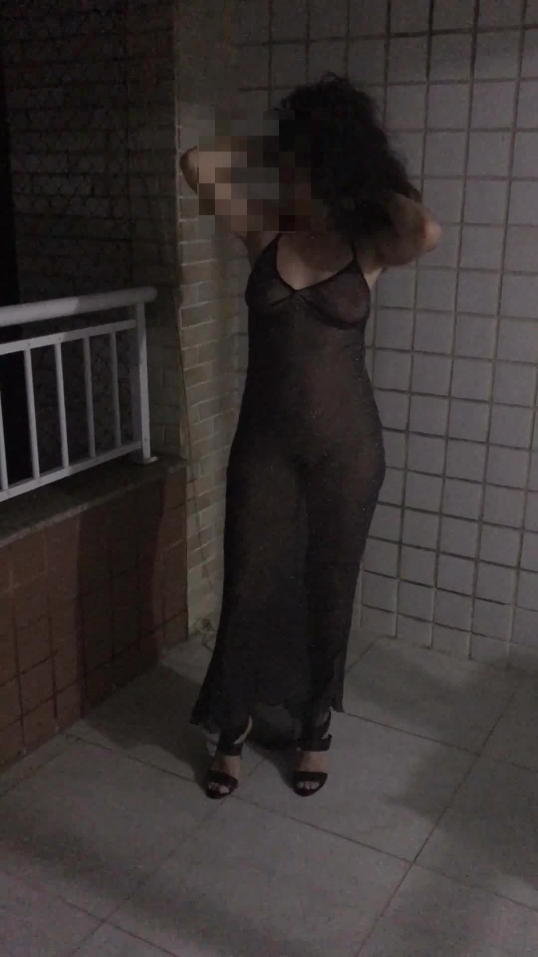 Pic #1strip-tease