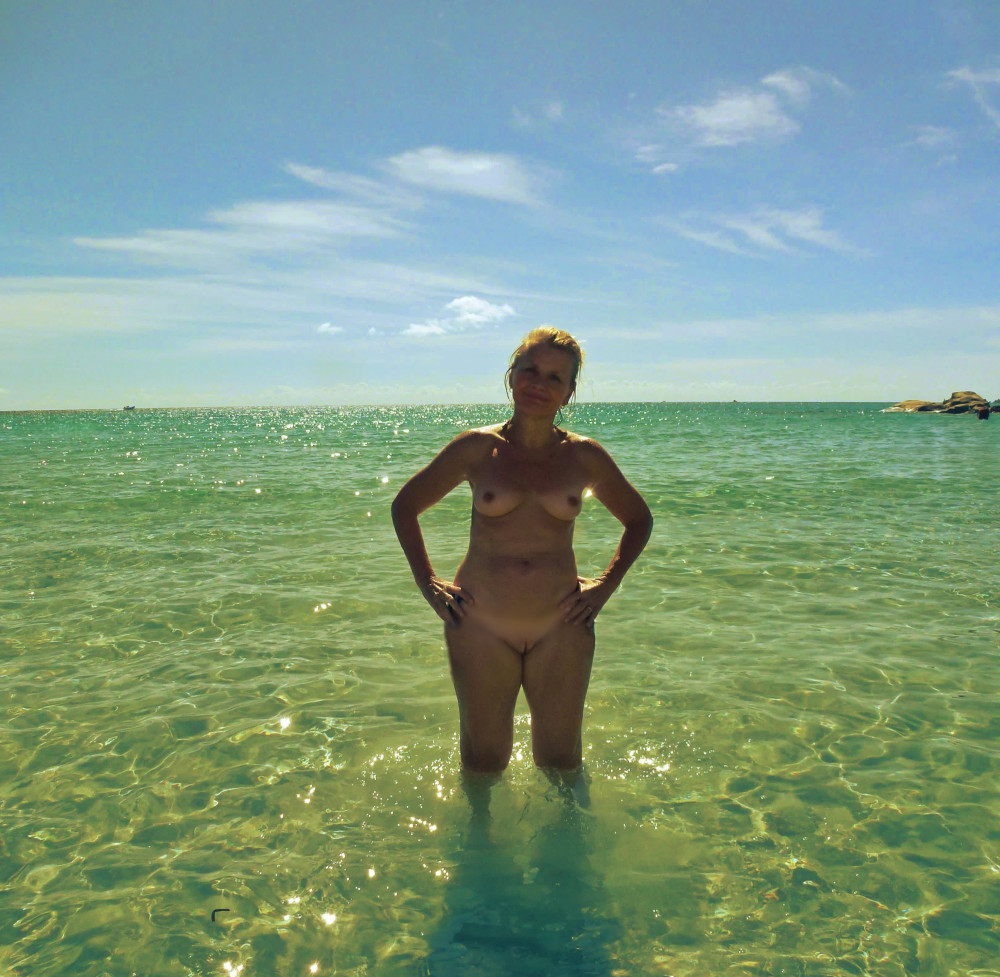 Pic #1 Small tits of my wife - bellafiga