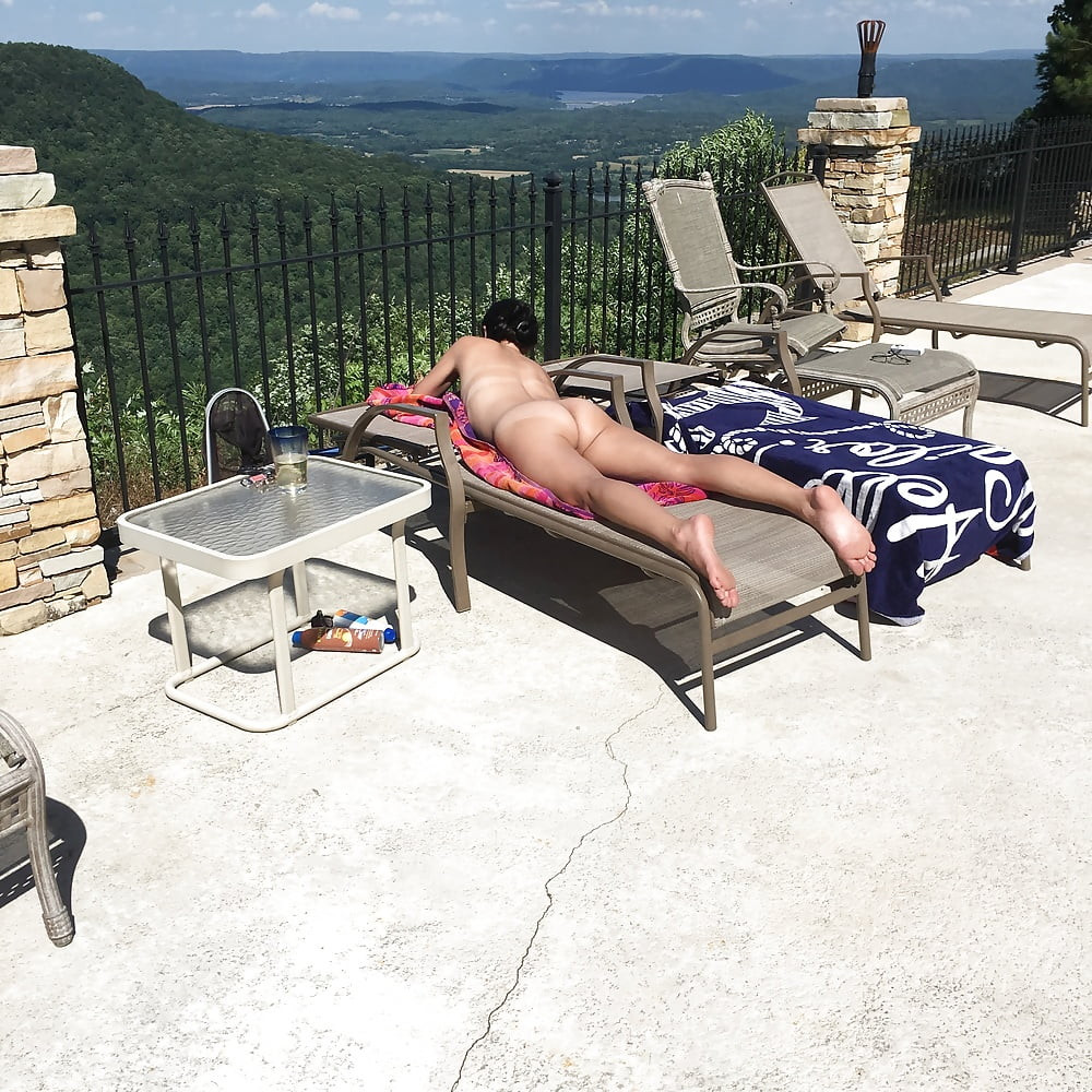 Pic #1 My ex-girlfriend's ass - mandy