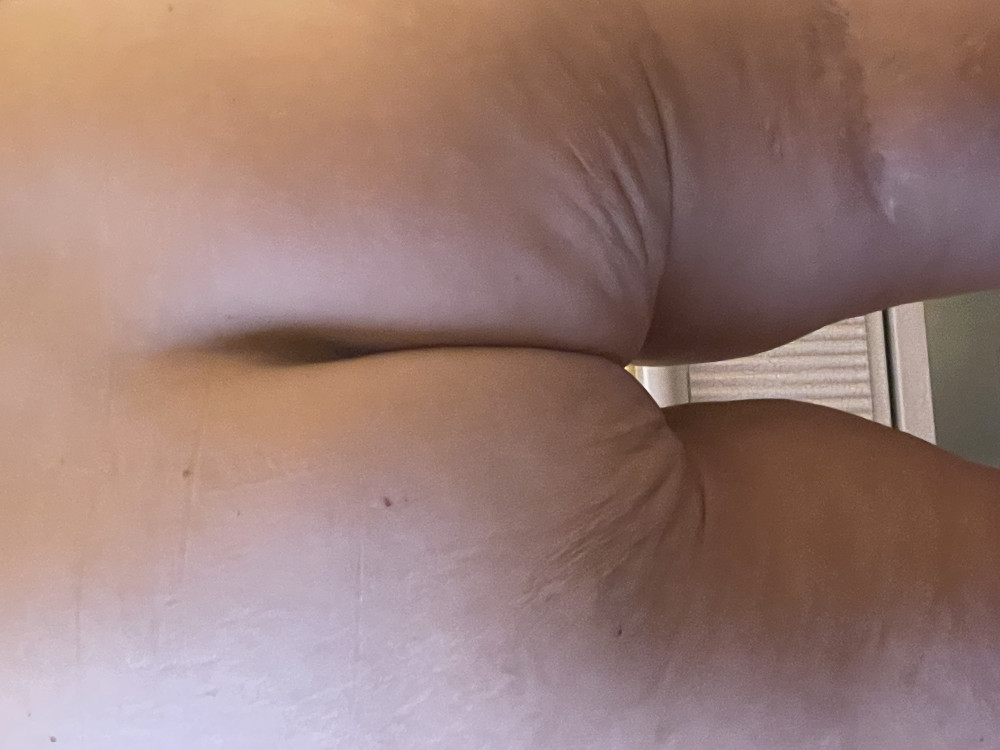 Pic #1 My wife's ass - Granny