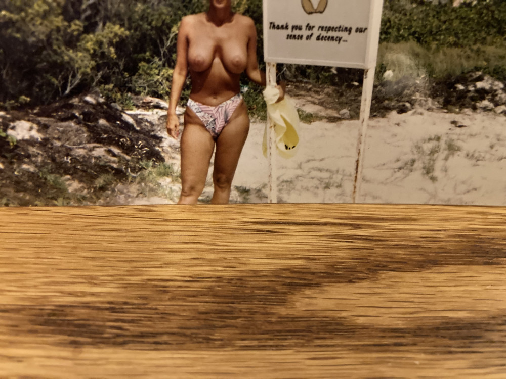 Pic #1 Large tits of a neighbor - Marcy