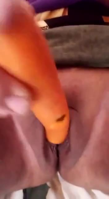 Pic #1Con su zanahoria