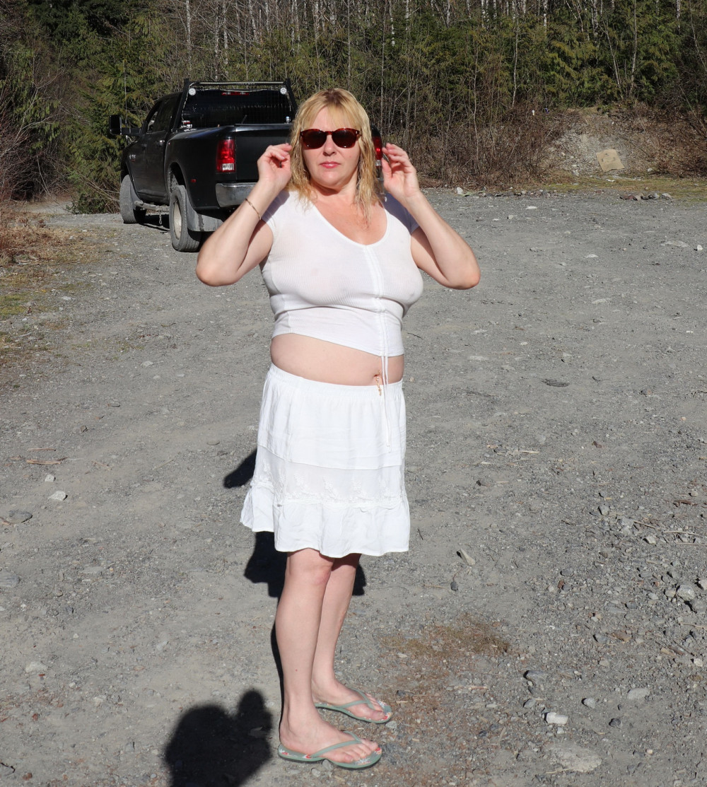 Pic #1 wife  showing off outside