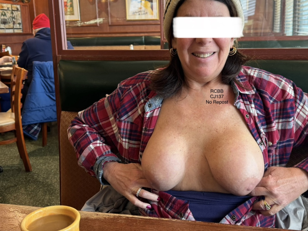 Pic #1 Large tits of my wife - Chris