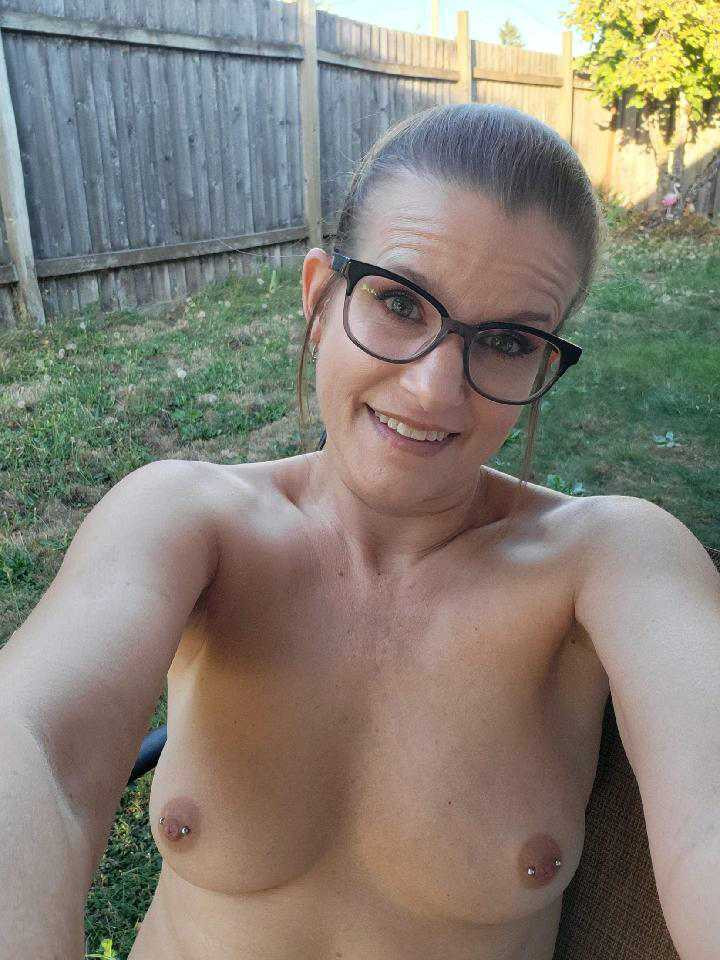 Pic #1 My small tits - Candie Lee