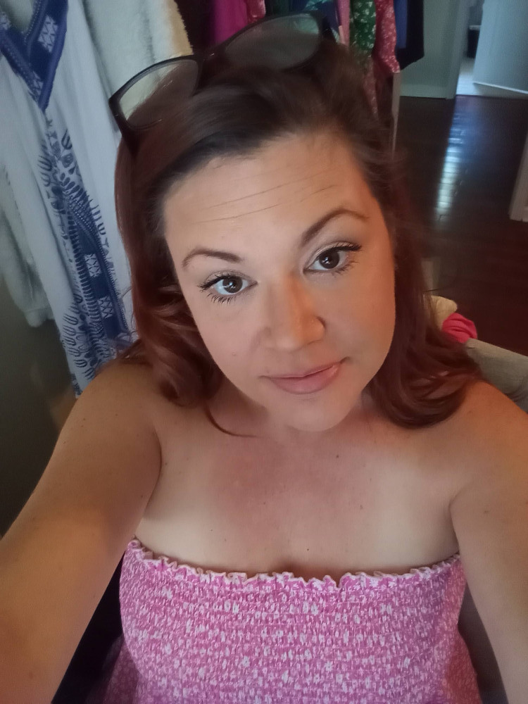 Pic #1 Could she be a camgirl?