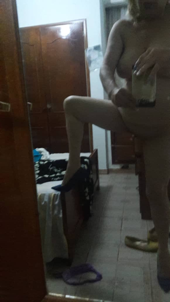 Pic #1 La maestra