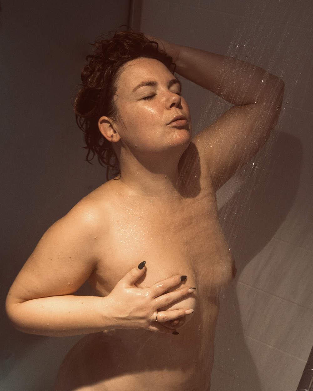 Pic #1 Medium tits of my wife - Wifey