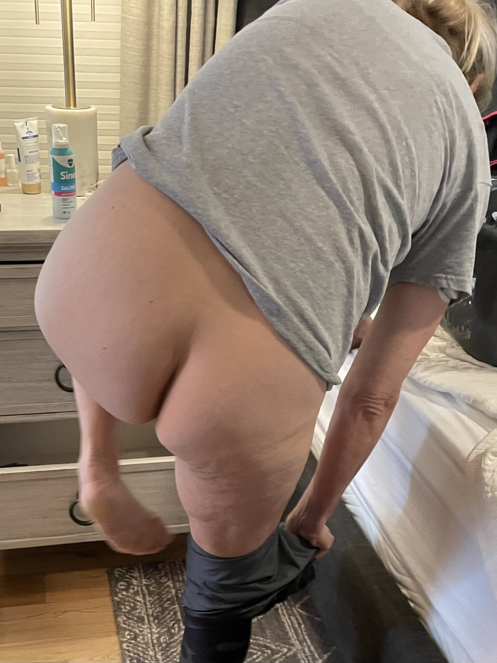 Pic #1 My ex-wife's ass - Granny