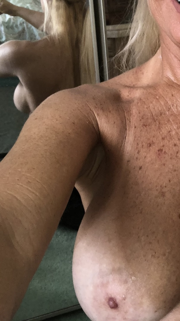 Pic #1 Large tits of my girlfriend - Bunny