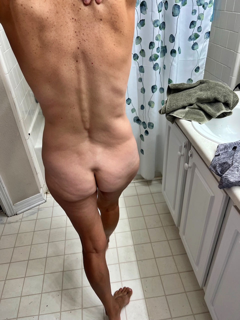 Pic #1 My wife's ass - Deann