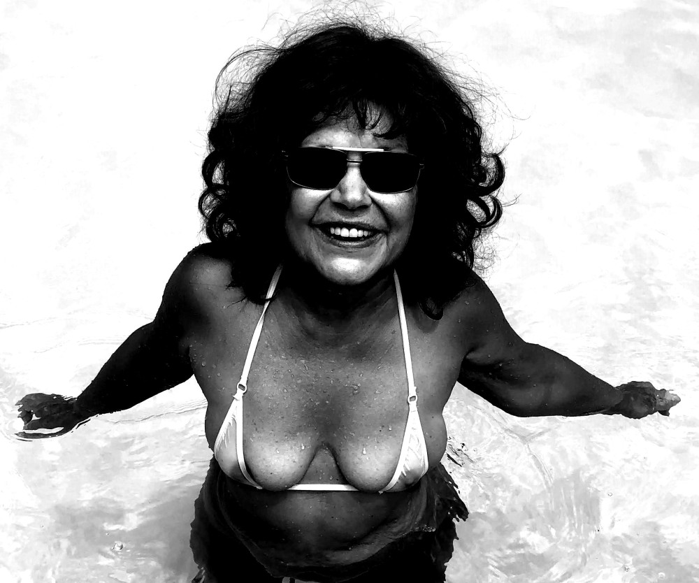 Pic #1 My medium tits - Nadine