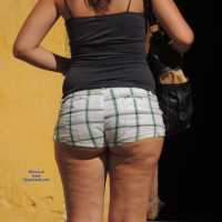 Pic #1Chica Mostrando su Hermosura Por la Calle