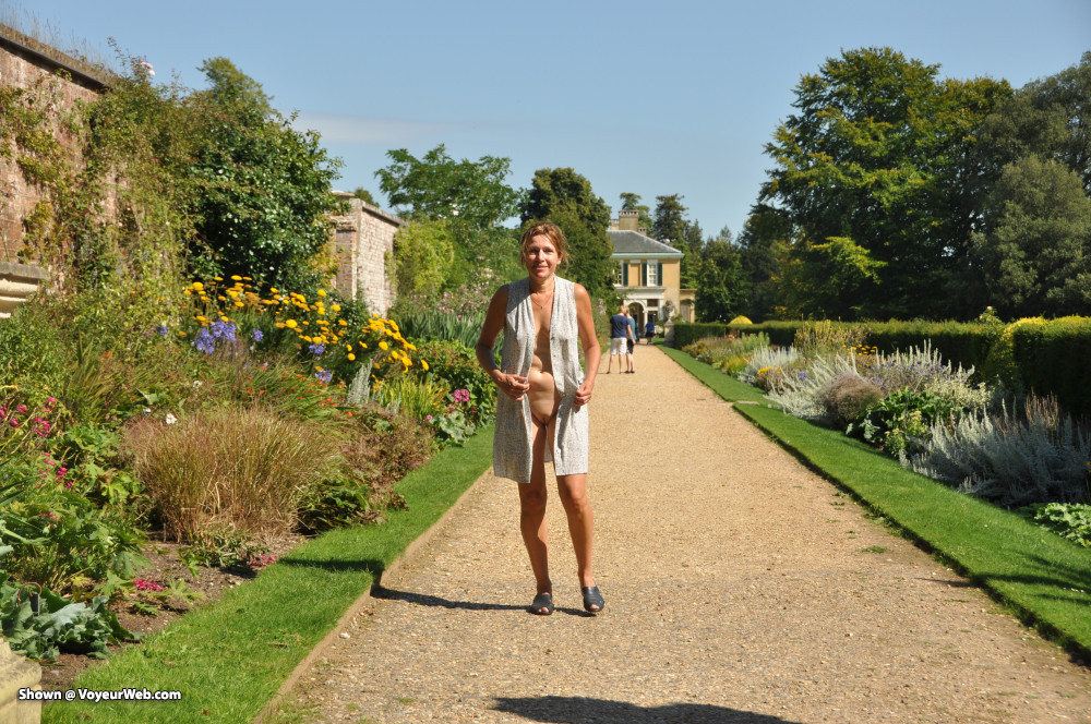 Pic #1A warm afternoon in Polesdon Lacey Estate