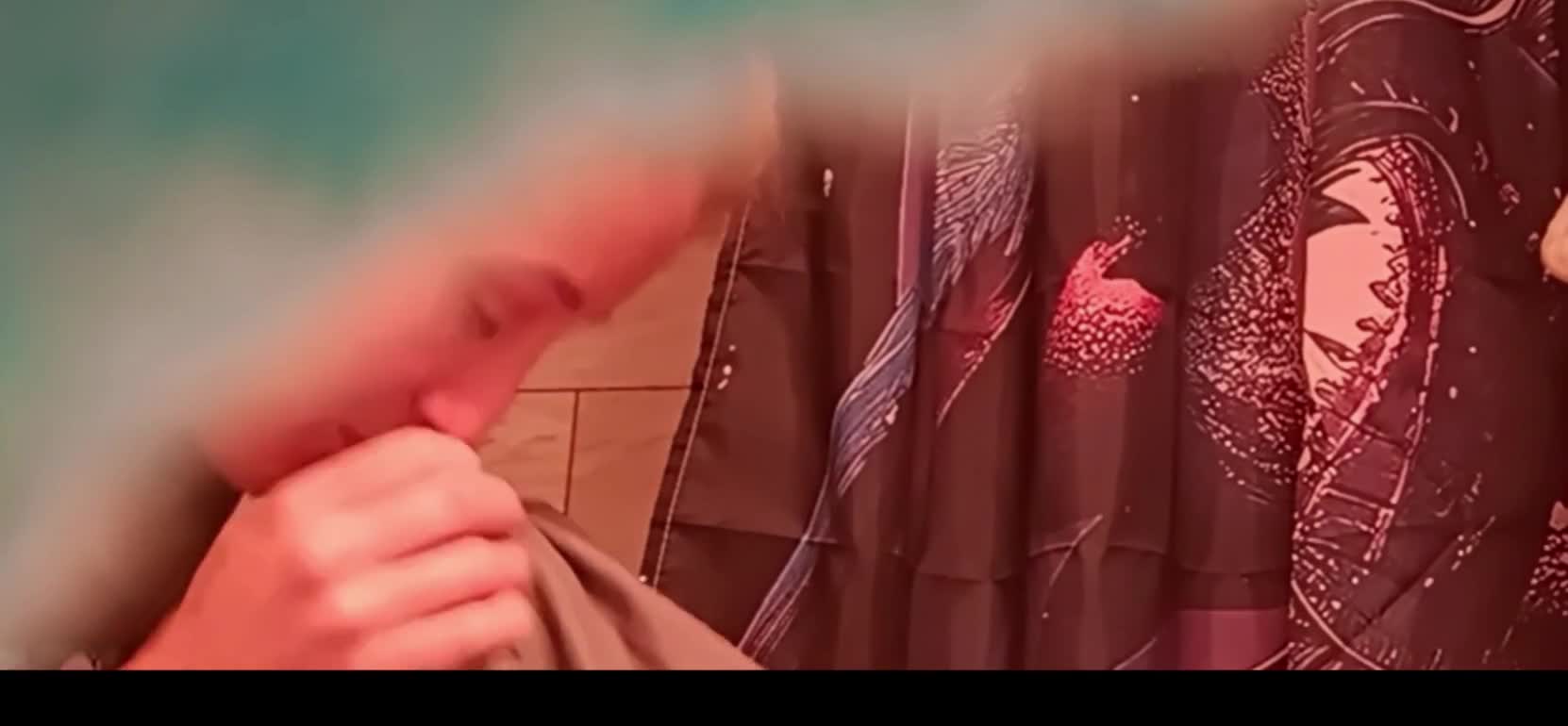 Pic #1low quality bekah jade's tits