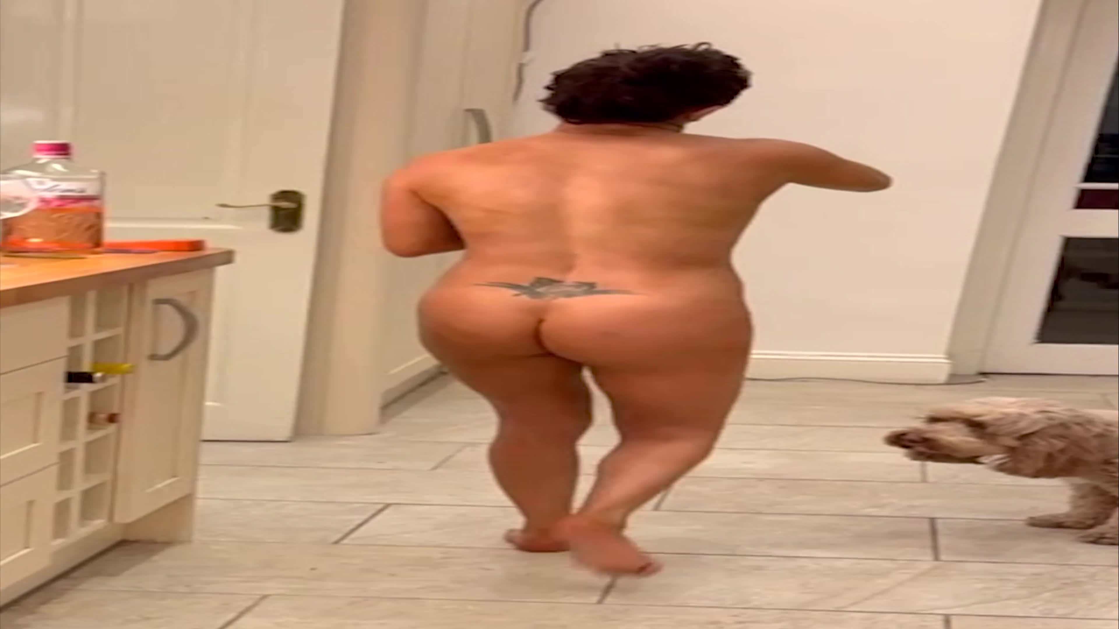 Pic #1Fresh Out Of The Bath