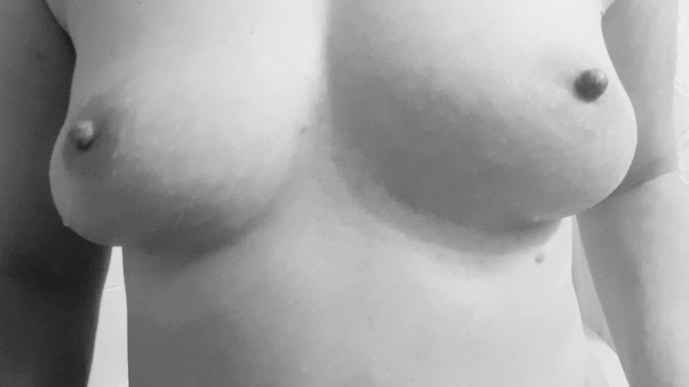 Pic #1 Medium tits of my wife - Grace