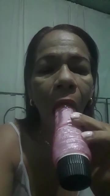 Pic #1Mamando el consolador