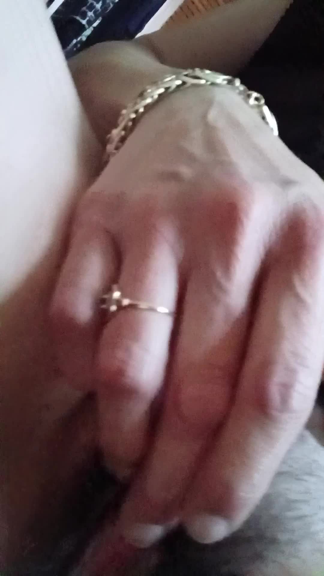 Pic #1Ecoutez bien...