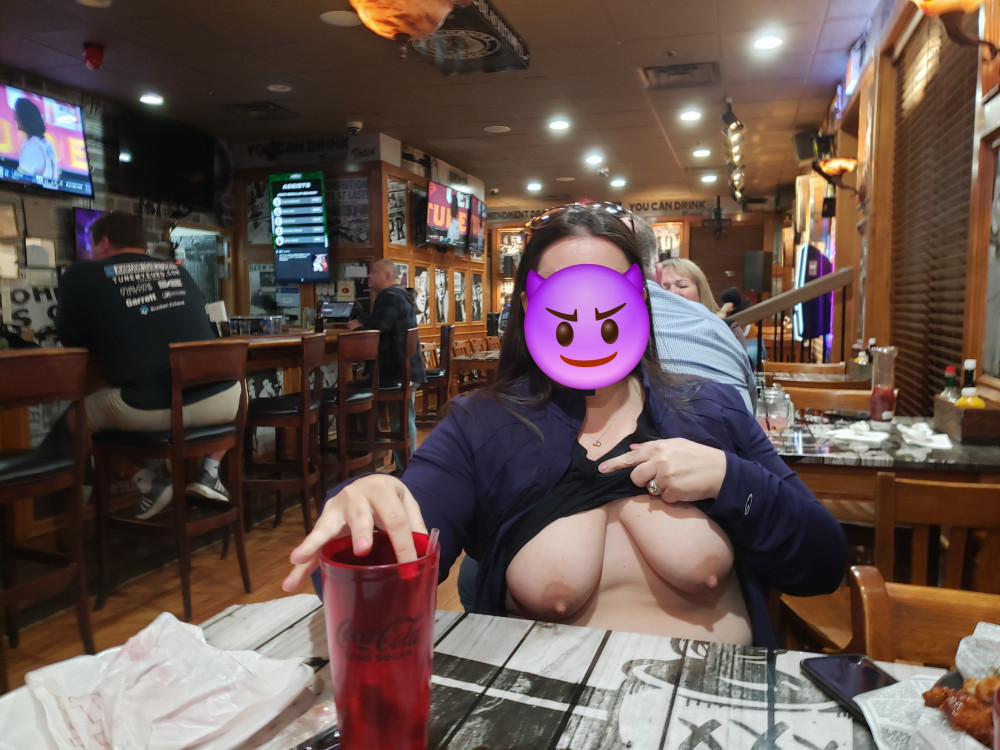 Pic #1 Medium tits of my wife - Natural