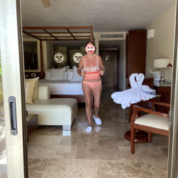 Medium tits of my wife - Deann