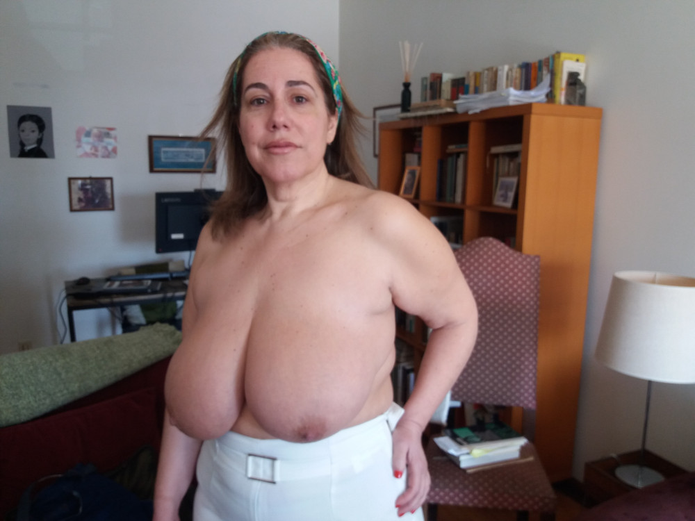 Pic #1 Very large tits of my wife - Maria
