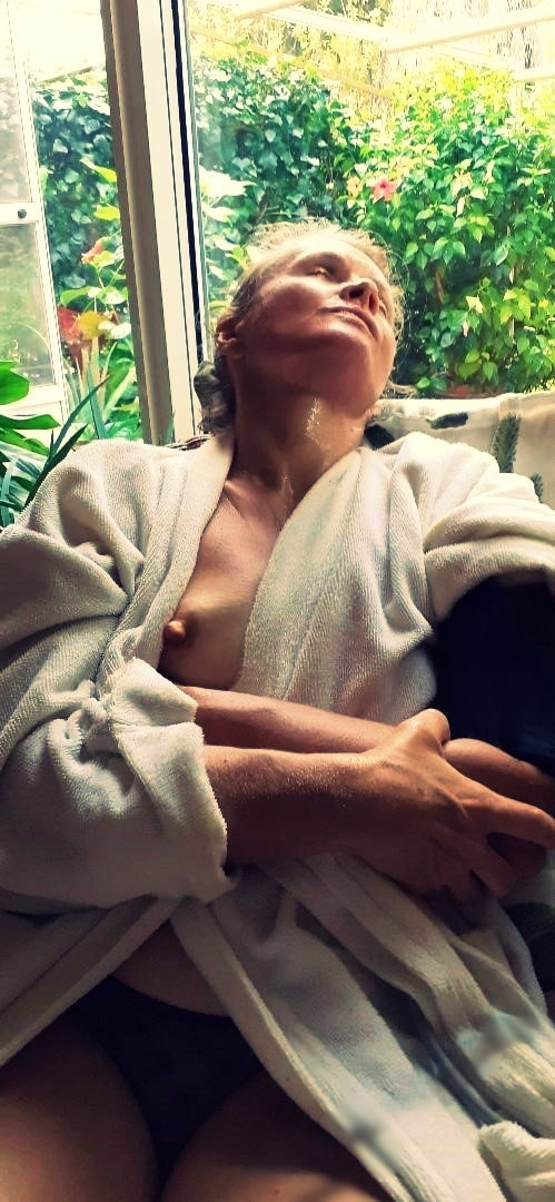 Pic #1 Small tits of my wife - bellafiga