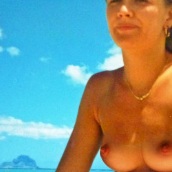 Medium tits of my wife - bellafiga