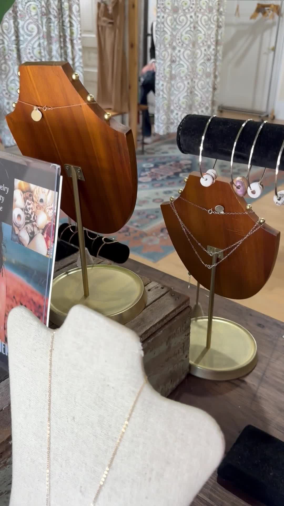 Pic #1Dressing Room 2