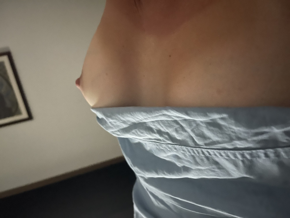 Pic #1 Medium tits of my wife - The goods