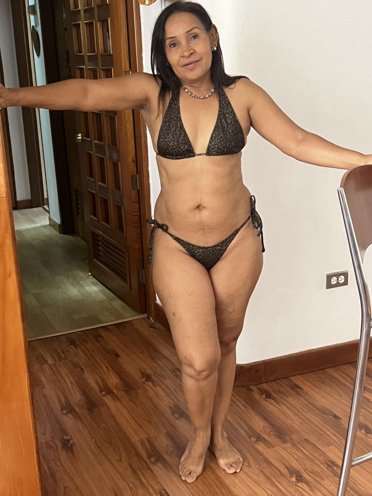 Pic #1Chicas 2022 36