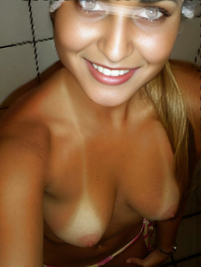 Pic #1 Medium tits of my wife - Thays