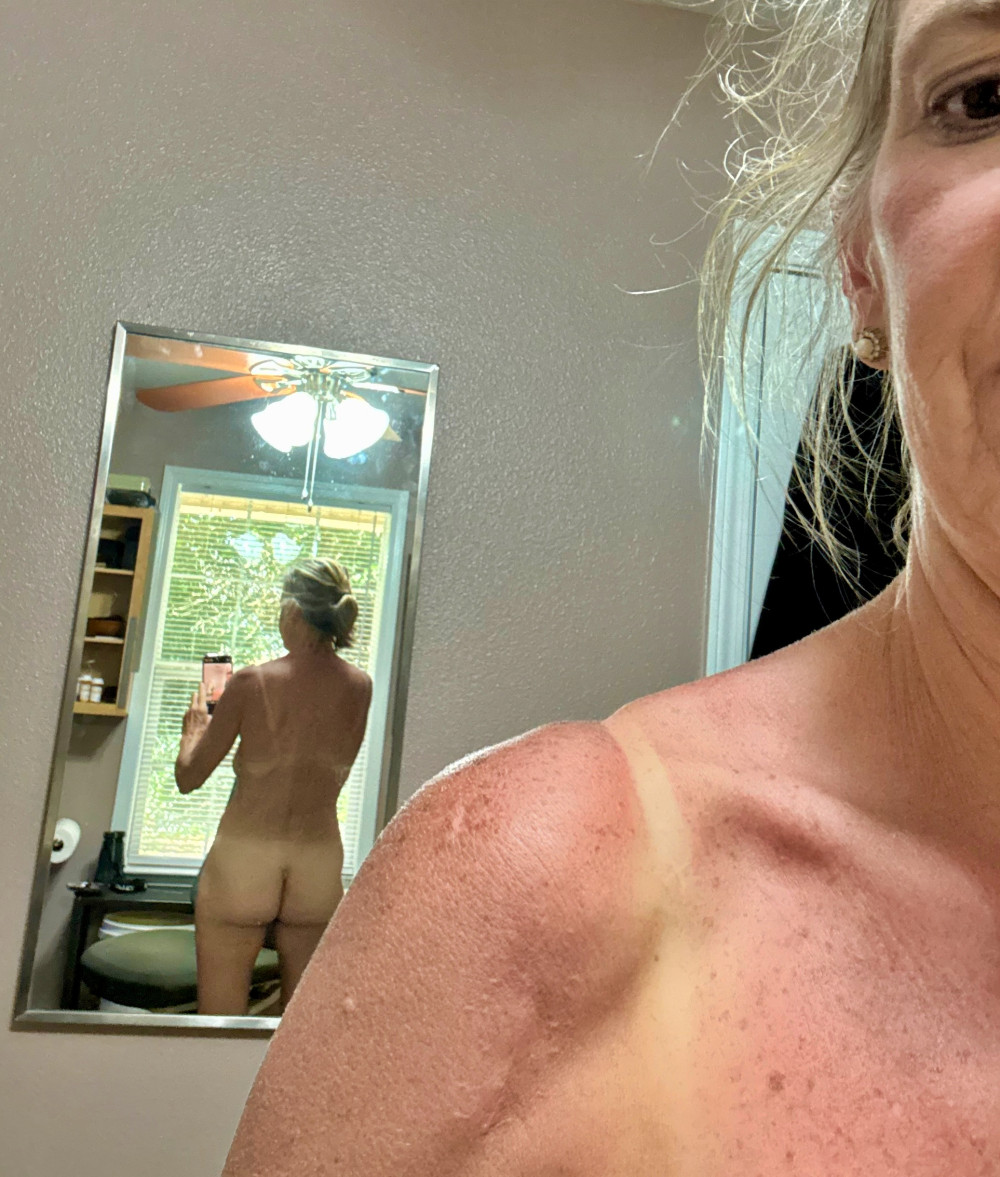 Pic #1 My wife's ass - Deann