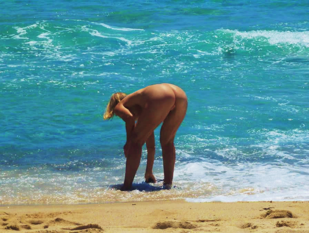 Pic #1 My wife's ass - bellafiga