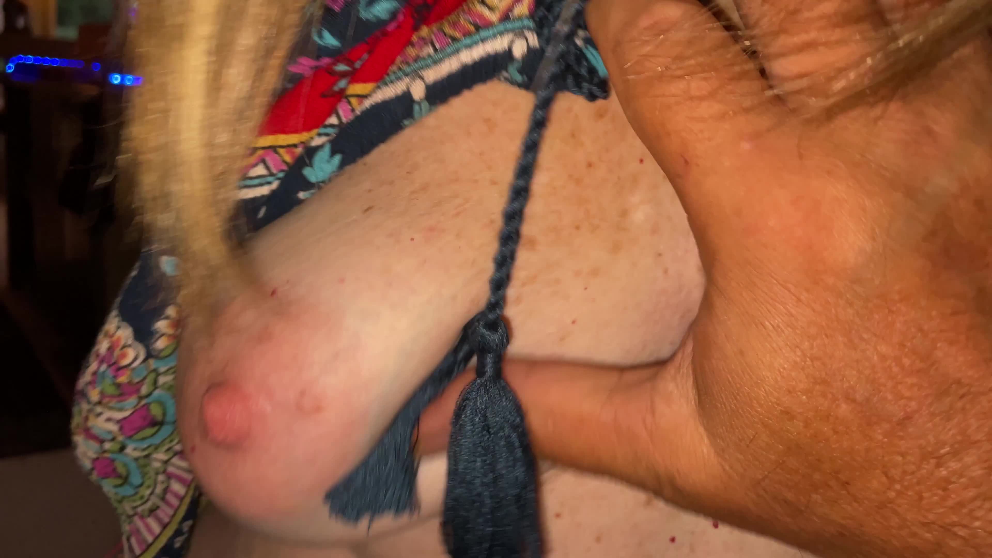 Pic #1Short Vid of Lyn's Natural Tits