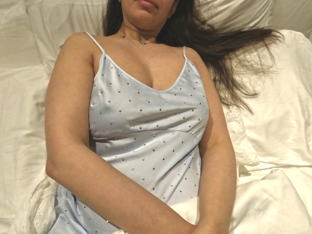 Pic #1Hot milf waiting for you in the bed