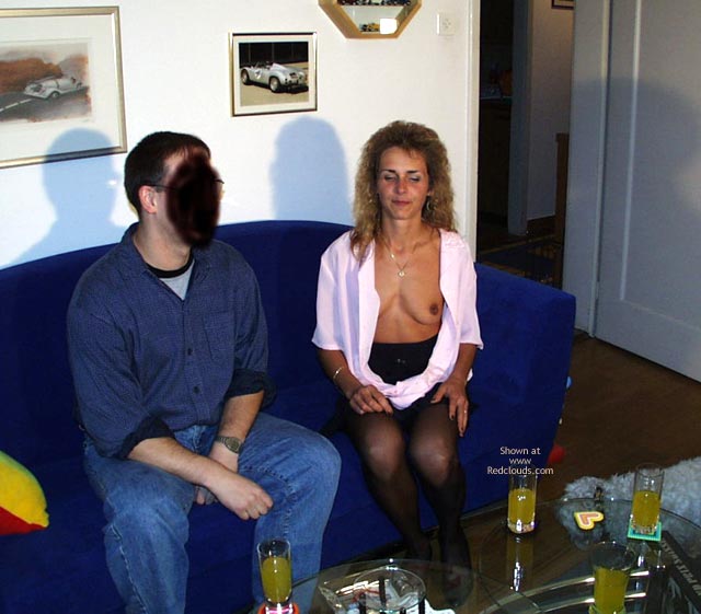 Pic #1Full Nude At Friends Home