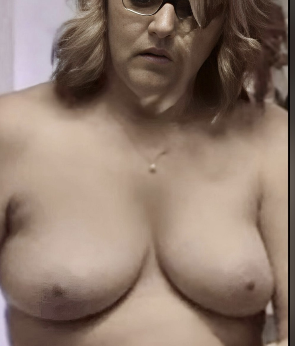 Pic #1 Small tits of my wife - Ellen