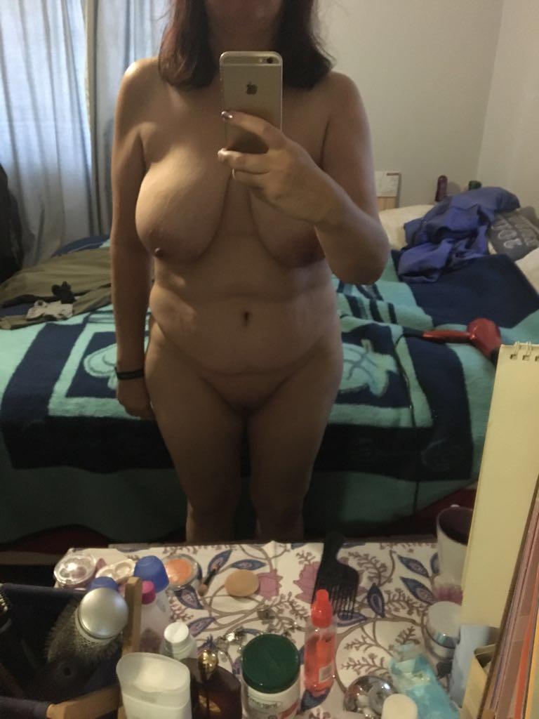 Pic #1 Just plain Liz and her luscious body