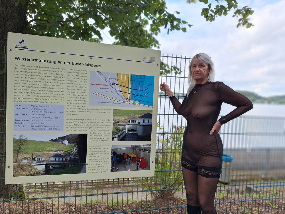 Pic #1 Regina aus 58553 Halver nude for public