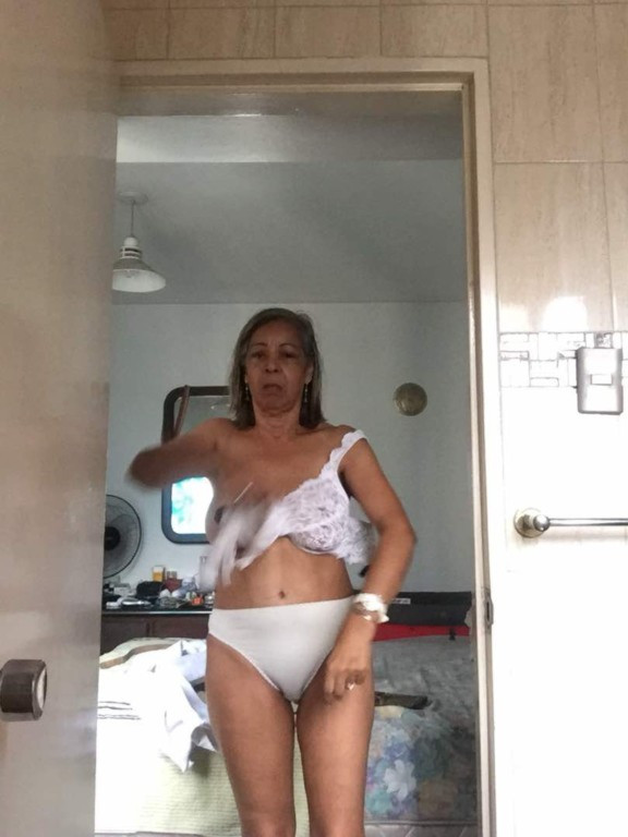 Pic #1 La secretaria 7